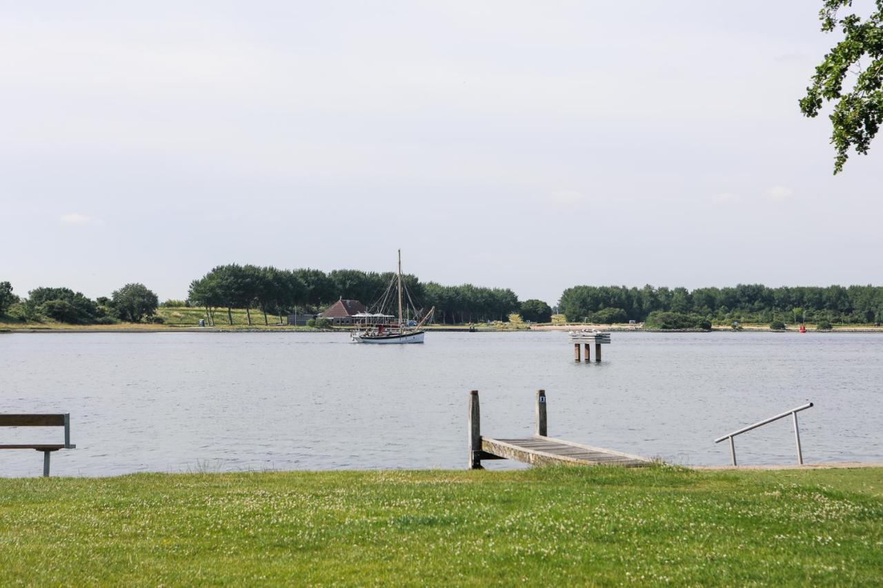 Chalet Op 5* Camping De Paardekreek Kortgene Exteriör bild