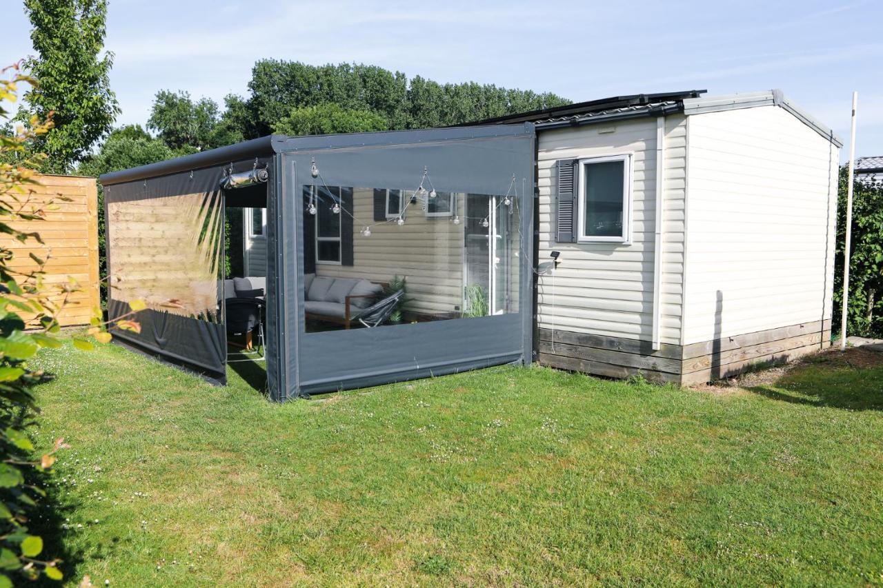 Chalet Op 5* Camping De Paardekreek Kortgene Exteriör bild
