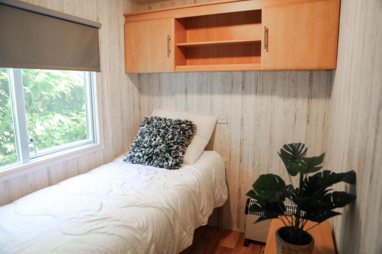 Chalet Op 5* Camping De Paardekreek Kortgene Exteriör bild