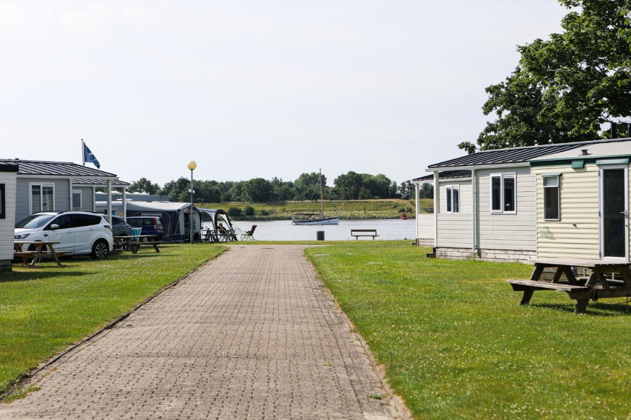 Chalet Op 5* Camping De Paardekreek Kortgene Exteriör bild