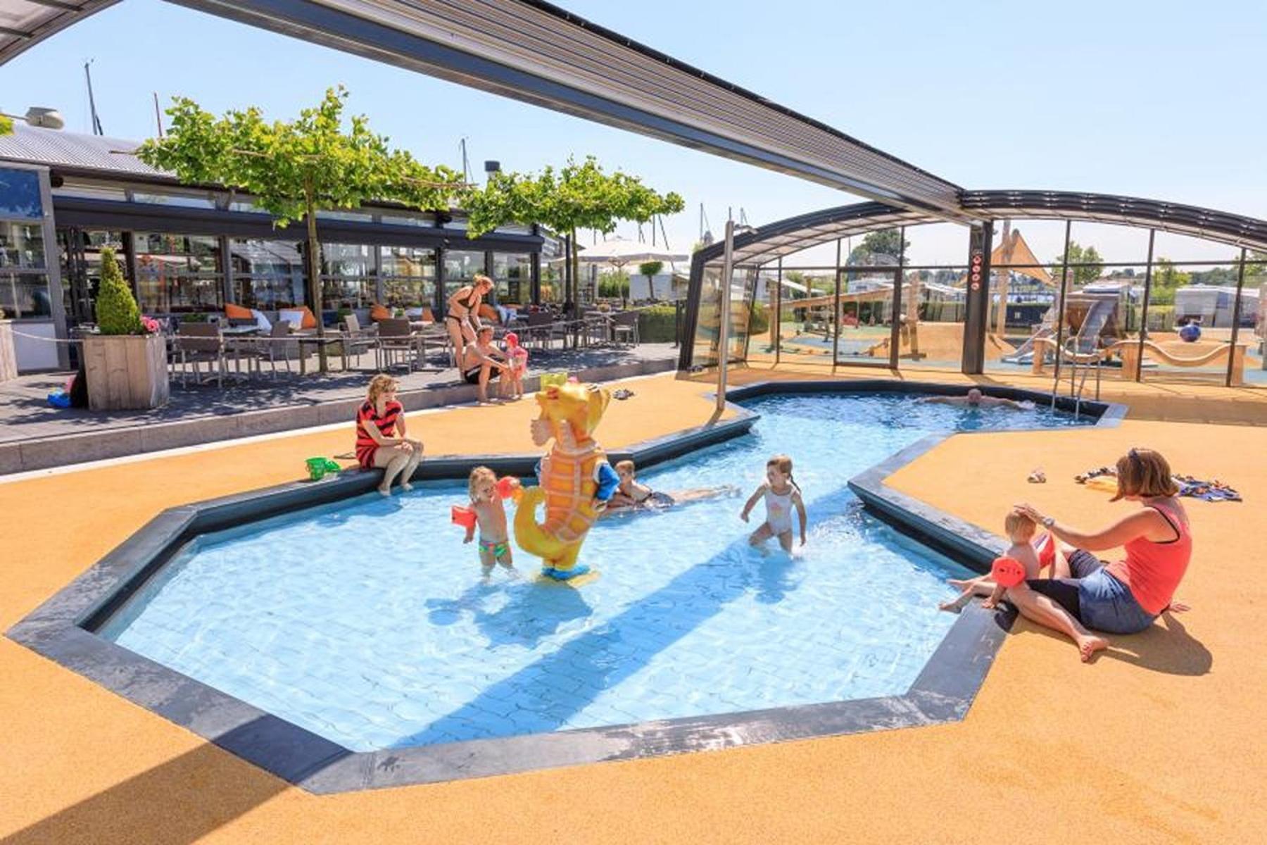 Chalet Op 5* Camping De Paardekreek Kortgene Exteriör bild